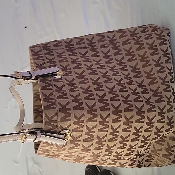 Michael Kors  purse - Picture 5 of 5